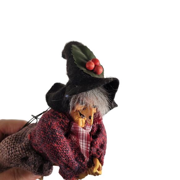 Vintage Witch Doll 9" Handmade Fabric & Resin Broomstick Hanging Decor Halloween - Picture 9 of 16